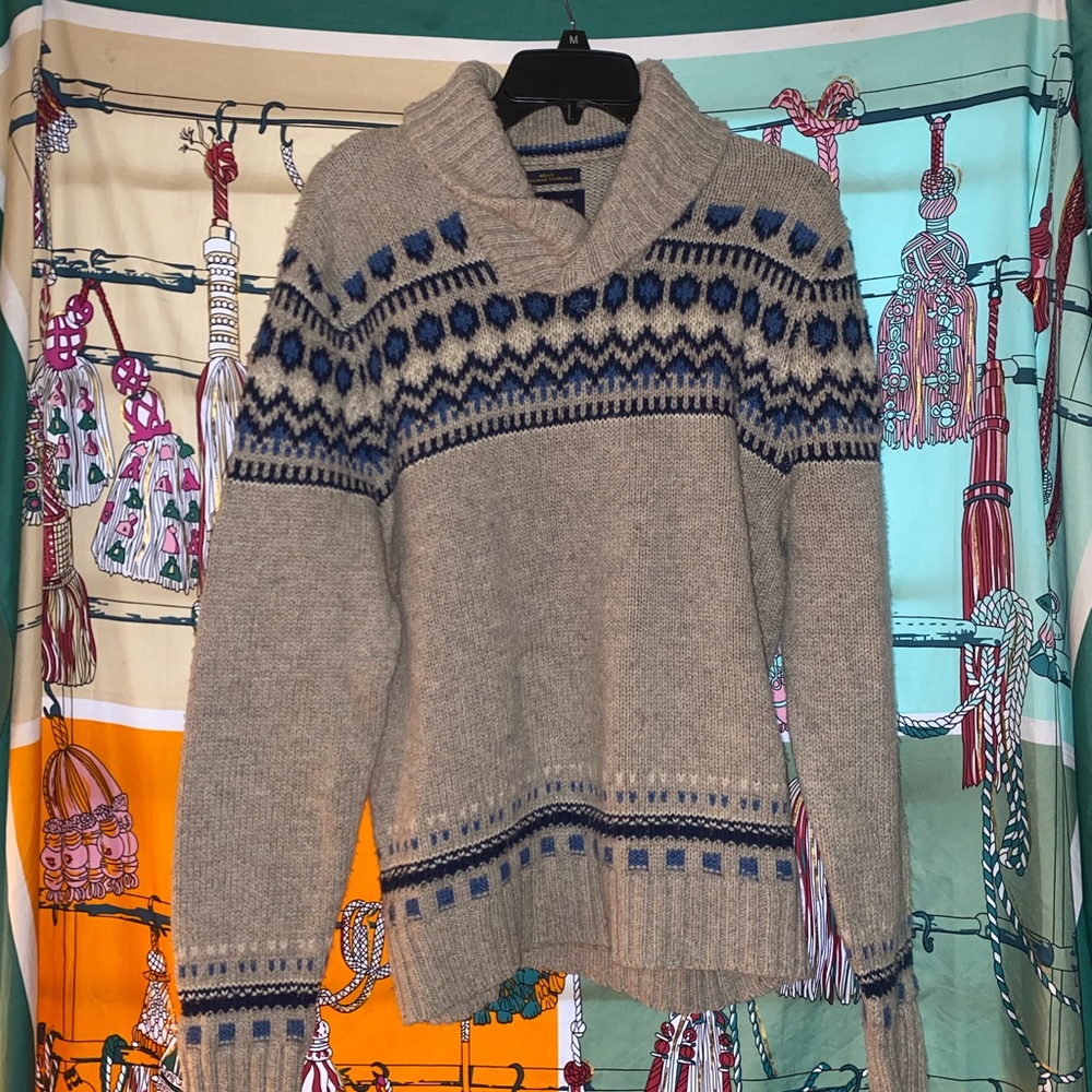 American Eagle blue and cream sweater
